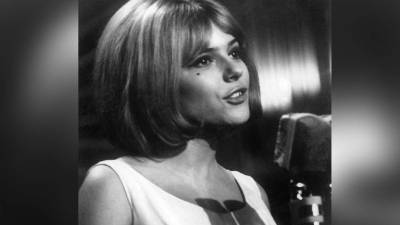 La cantante francesa France Gall sufrió de cáncer de mama durante dos años.