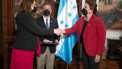 Su trabajo ha sido reconocido a nivel internacional, obteniendo el premio internacional a las Mujeres de Coraje, por parte de la exprimera dama Melania Trump.