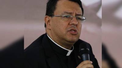 En la imagen, el portavoz de la Conferencia Episcopal de Honduras, Juan Ángel López.