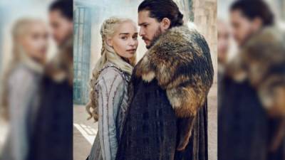 Emilia Clarke (Daenerys Targaryen) y Kit Harington (Jon Snow) en una foto promocional de la nueva temporada de “Juego de Tronos”.