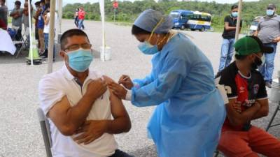 Avanzan en la vacunación de los transportistas hondureños.