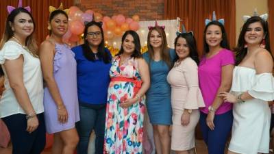 Linett Fenoy, Laura Reyes, Mary Chávez, Gisselle, Suyapa Bueso, Ana Caballero, Paola Herrera y Fany Moreno.