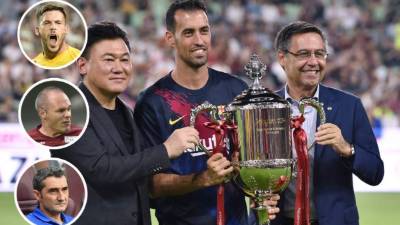 Barcelona consiguió este sábado en Japón la copa Rakuten, la primera de la temporada aunque se trata de pretemporada. Sergio Busquets, quien fue el capitán en este encuentro recibió el trofeo junto a los dos presidentes de los equipos que se enfrentaron.