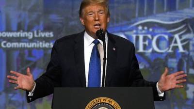 El presidente Trump ahora en el foco del Times por supuestamente haber ayudado a su padre en esquemas de evasión.