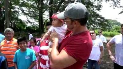 Ricardo Arjona cumplió con la promesa de ayudar a sus connacionales tras la erupción del Volcan de Fuego.