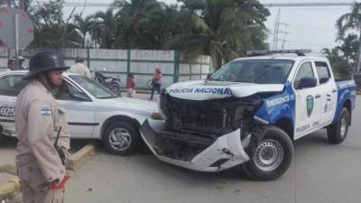 La Patrulla quedó destruida de la parte frontal.