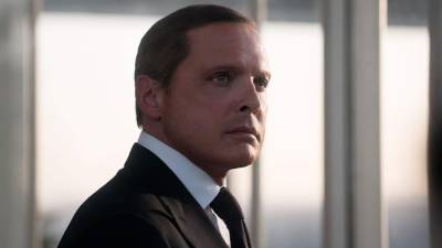 Su renacer también pasa por un cambio de actitud con respecto a su público. En las últimas semanas han proliferado fotos del artista con sus fans, algo inaudito hasta ahora.