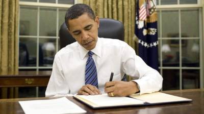 El presidente de EUA, Barack Obama, es uno de los famosos que son zurdos.