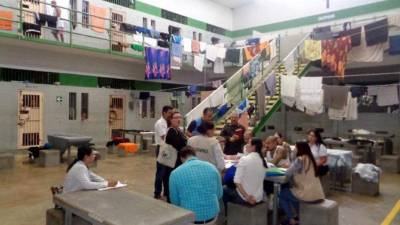 Los módulos están congestionados, hay disposiciones en las que los presidiarios pasan 24 horas de encierro, revelaron organismos de derechos humanos que denuncian la situación.