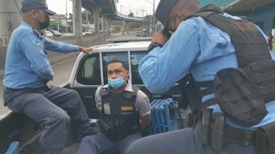 El guardia en poder de la Policía tras lo ocurrido en una zona de la capital.