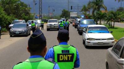 Los operativos continúan instalados y vigilantes para evitar masiva circulación de personas.