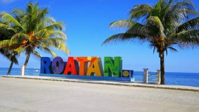 Roatán es uno de los sitios más visitados por turistas nacionales y extranjeros (Imagen de archivo).