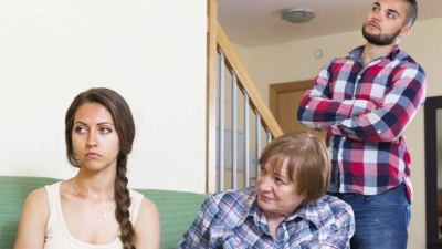 'Ella es tu mamá no la celadora de la relación entre tu mujer y tú', le recuerda la Tía.