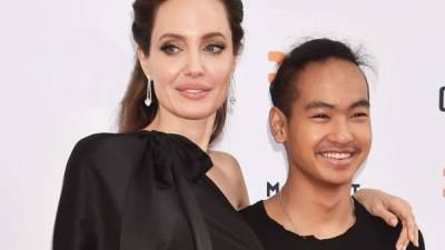 Angelina Jolie se convirtió en madre por primera vez al adoptar a Maddox hace 18 años.