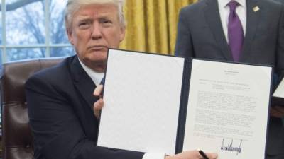 Donald Trump firmó una orden ejecutiva para el retiro de los Estados Unidos del Acuerdo de Asociación Transpacífico (TTP).