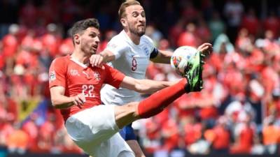 La selección de Inglaterra celebró el tercer lugar de la Liga de Naciones de la UEFA al vencer en la tanda de penales a Suiza.