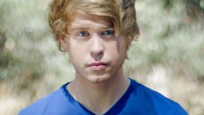 Austin Jones pasará 10 años en prisión por pedir videos sexualmente explícitos a seguidoras menores de edad.