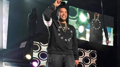 Desde el 2000, Don Omar apareció en las producciones de los principales disyóquey boricuas.