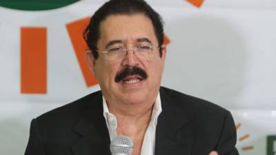 El coordinador de Libre, Mel Zelaya, hizo presión a sus candidatos para que renunciaran.
