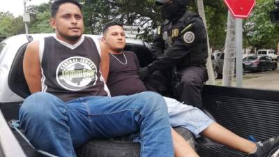 Por diferentes delitos son sospechosos estos dos sujetos.