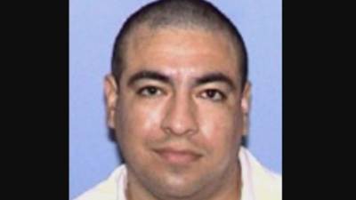 Según reconoció durante el juicio, Ochoa empezó a consumir crack dos años antes de los crímenes y con el tiempo se volvió un adicto. Gastaba el dinero del hogar y también sacaba préstamos para comprar la droga.