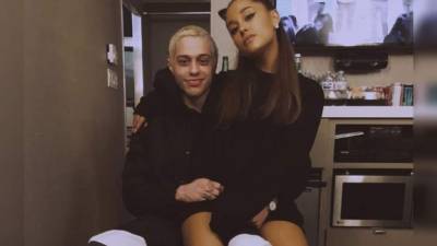 Pete Davidson y Ariana Grande estuvieron juntos por unos cinco meses, pero ya tenían planes de boda. Foto archivo.