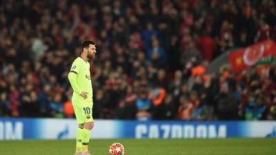 Tan solo segundos de empezado el Barcelona contra Liverpool, Lionel Messi tuvo una jugada con Robertson que pasó desapercibida para el árbitro.