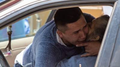 El nieto le llora a su abuelita fallecida. (Imágenes de Cuartoscuro)