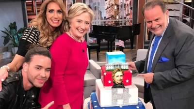 Lili Estefan, Prince Royce, Raúl de Molina con Hillary Clinton.