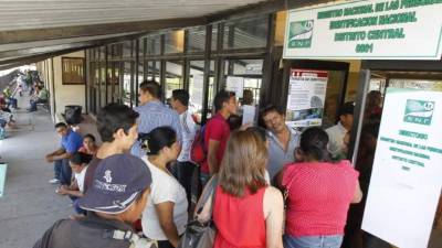 Instalaciones del Registro Nacional de las Personas en Tegucigalpa. Imagen de archivo
