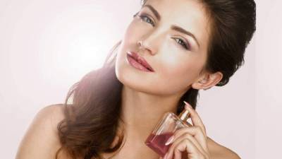 Las fragancias florales con especias frescas y matices frutales le han dado un toque primaveral a este año.