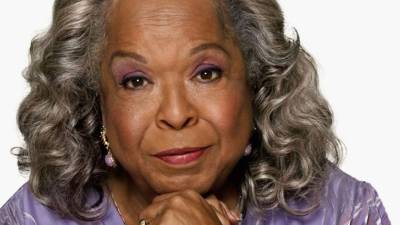 Della interpretó a un ángel en la tierra durante casi una década en la serie de la CBS Touched by an Angel.