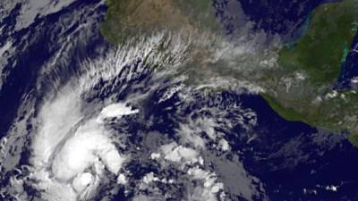 El potente huracán Sandra podría impactar las costas mexicanas en los próximos días.