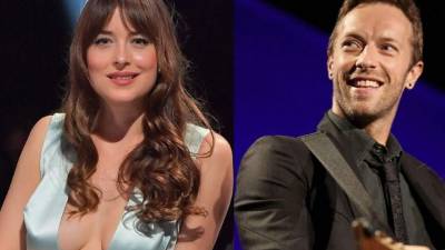 Dakota Johnson y Chris Martin salieron por casi dos años.