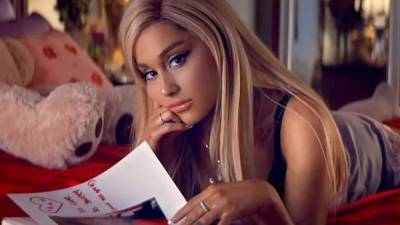 Para el video de Thank U, Next, Ariana se inspiró en varios clasicos de inicios del milenio como Chicas Pesadas o Legalmente Rubia.