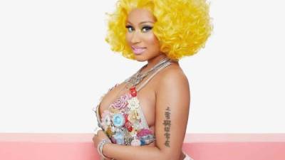 Nicki Minaj confirmó su embarazo a través de una sesión fotográfica en donde posa mostrando su barriga de embarazada.