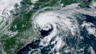 Esta fotografía muestra la localización de la tormenta tropical Fay este viernes a las 11:01 hora local (15:01 GMT).