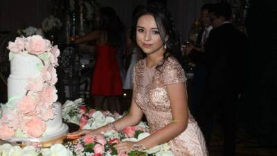 Shirley Melgar Isaula debutó en sociedad con una fiesta de ensueño.