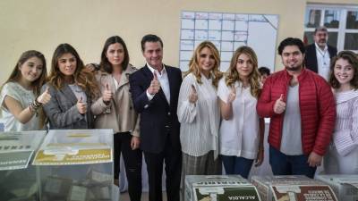 Con el izquierdista Andrés Manuel López Obrador como favorito para ganar las elecciones presidenciales en México, este domingo a tempranas horas se abrieron los centros de votación.