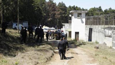 Las Fuerzas de seguridad llegaron al centro correccional Etapa 2, en San José Pinula.