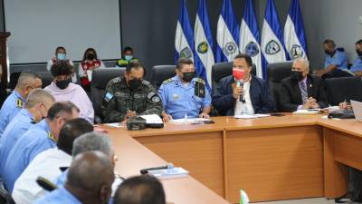 Reunión de la Comisión de Traspaso presidencial y otras instituciones involucradas en la transición.