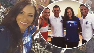 Nathalia Casco estuvo este fin de semana en partido de fútbol junto a varios legionarios.