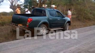 El carro en el que se conducía el alcalde recibió varios disparos.