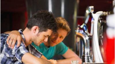 'Tú te atraes las experiencias que te garantizan que vas a ser engañado, ¿por qué?, ¿no te sientes suficientemente bueno para ser la pareja de alguien?,'le dice la Doctora Corazón.