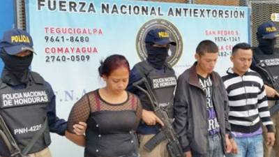 'La Tesorera' junto a otros dos supuestos extorsionadores.