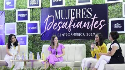 Claudia Kattan, vicepresidenta de Crowley Maritime, Evangelina Barquero, moderadora del evento, Tania Rojas, directora ejecutiva de Cargill y Rosalpina Rodríguez, CEO de Unitec, durante el primer foro del evento. Fotos: Yoseph Amaya.