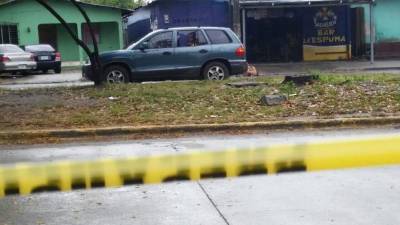 Los fallecidos fueron alcanzados por sujetos a bordo de un vehículo tipo pick-up.