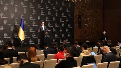 El Ministro de Relaciones Exteriores de Ucrania, Dmytro Kuleba, da una conferencia de prensa después de reunirse con el Ministro de Relaciones Exteriores de Rusia para conversar en Antalya, Turquía.