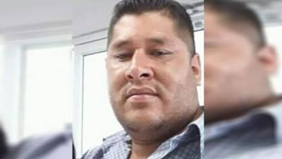 En una calle quedó el carro con el cuerpo del taxista Carlos Morazán.