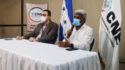 En conferencia de prensa Kelvin Aguirre y German Lobo, del CNE.